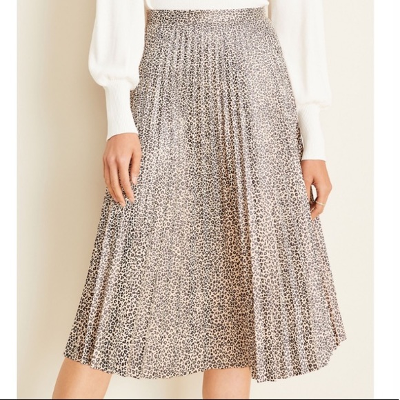 Ann Taylor Dresses & Skirts - NWOT Ann Taylor Cheetah Faux Suede Pleated Skirt